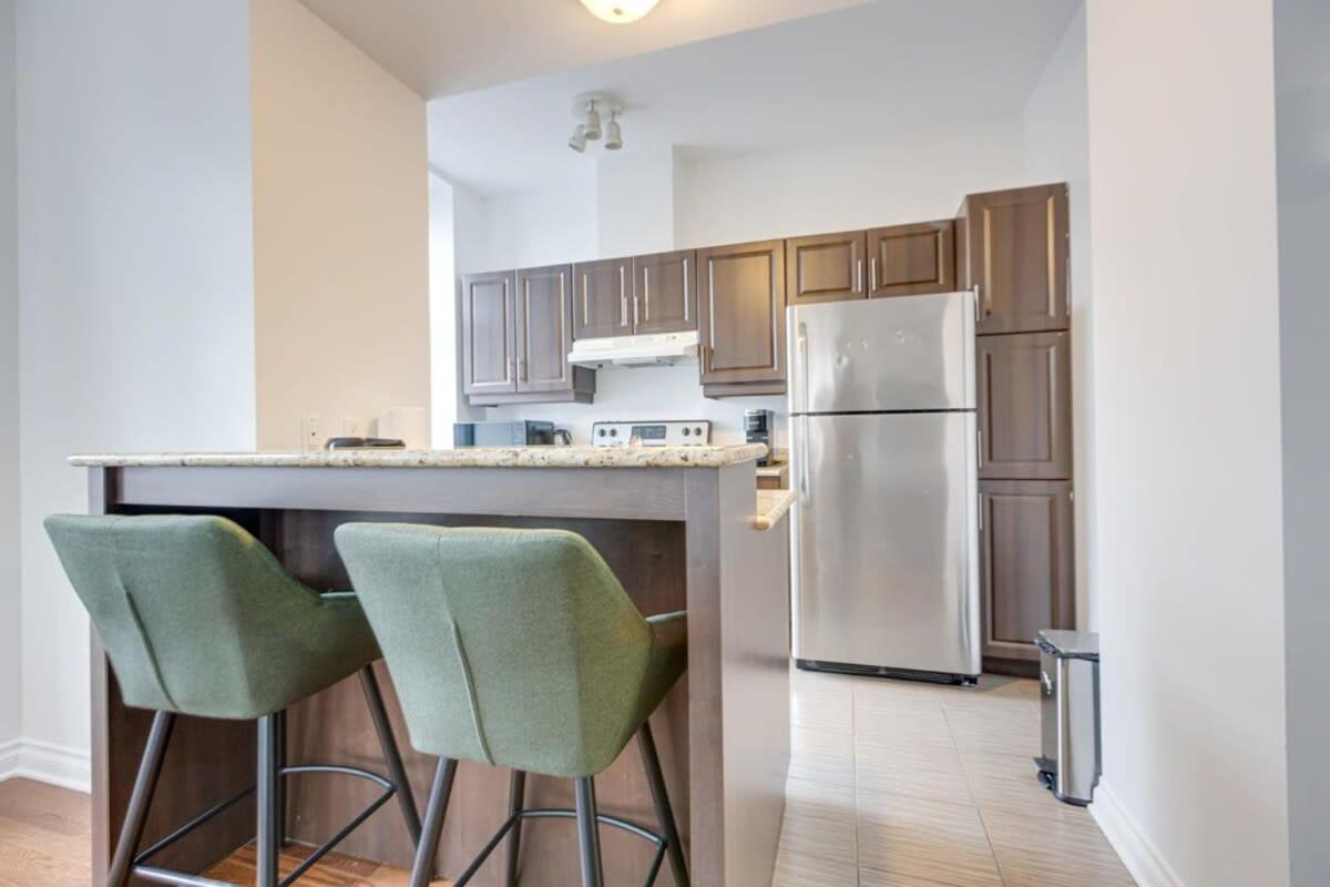 M11 Gorgeous Bright Corner 2Br In Heart Of Mtl Lägenhet Montréal Exteriör bild