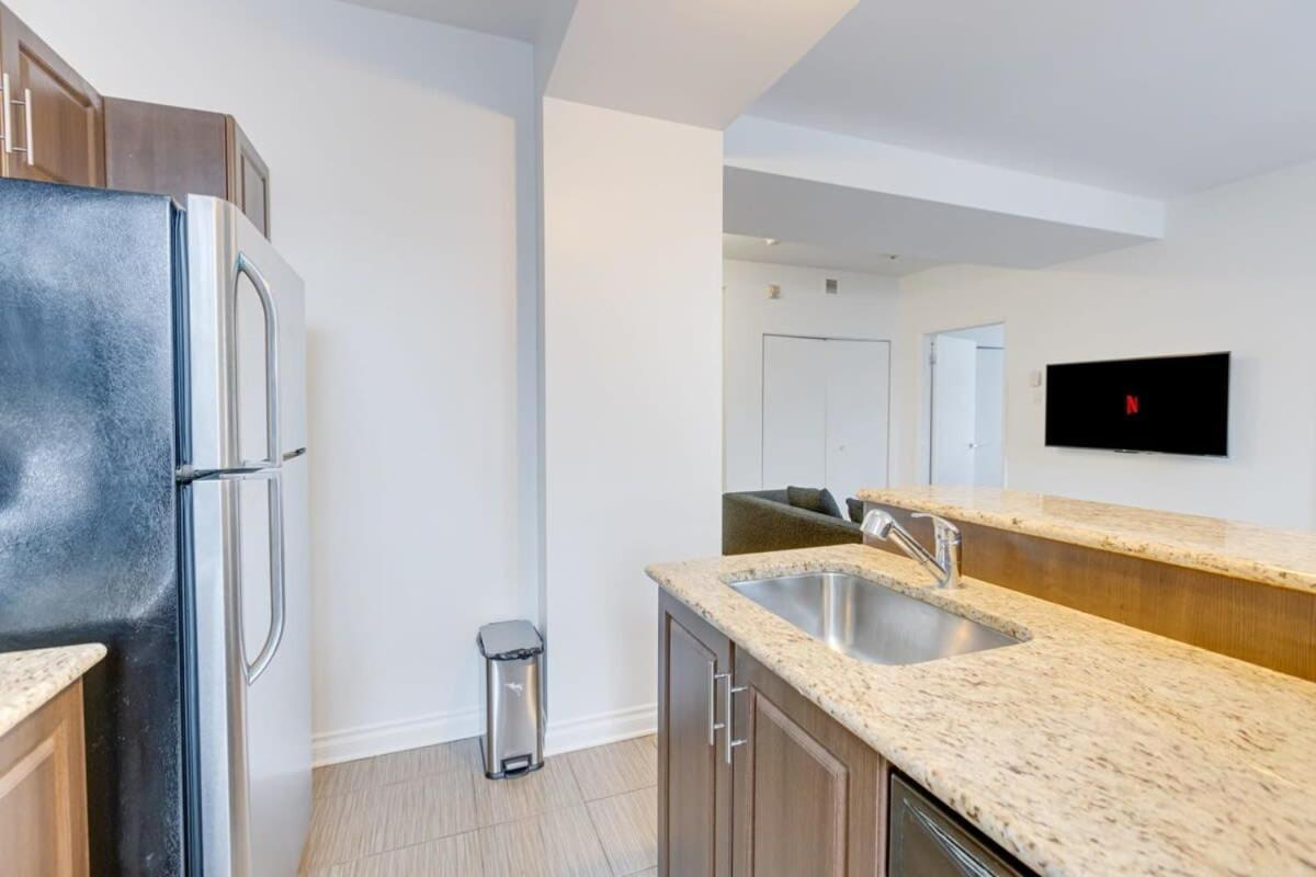 M11 Gorgeous Bright Corner 2Br In Heart Of Mtl Lägenhet Montréal Exteriör bild